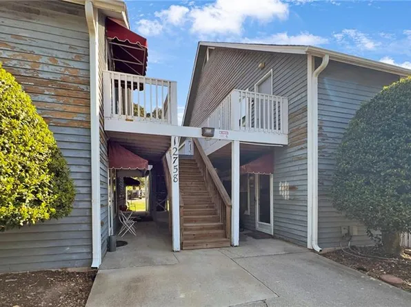 12758 Saint James Pl APT D, Newport News, VA 23602