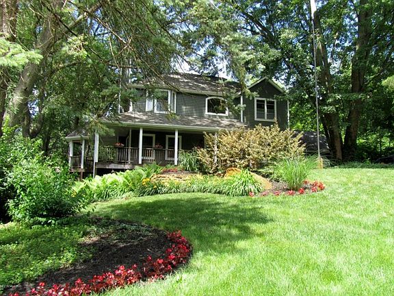 3rd image of 3315 Thorncrest Dr SE