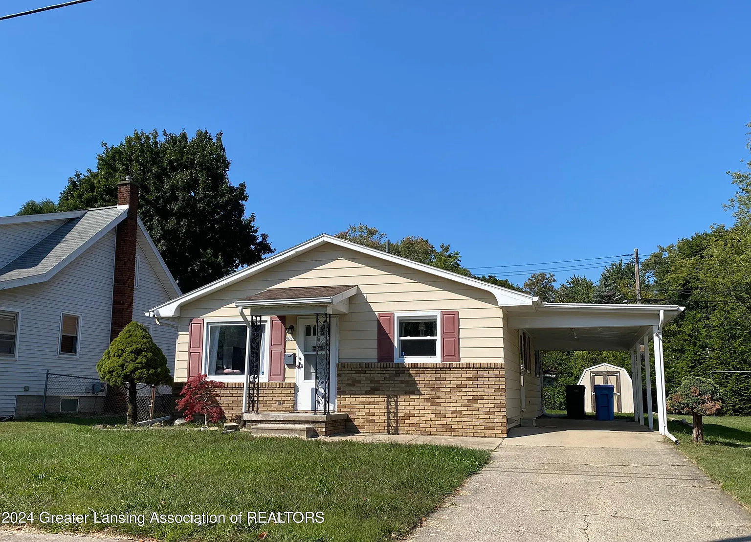 801 E Cavanaugh Rd photo 1