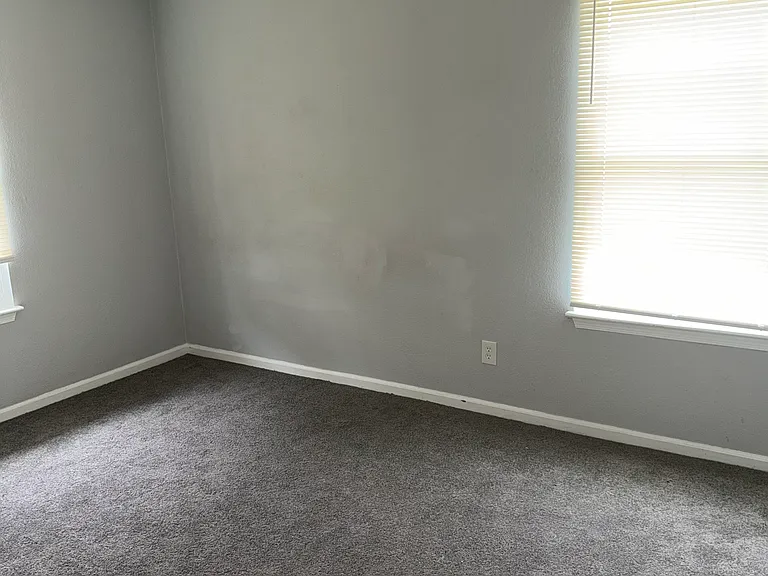 2825 Holiday Point Dr — Photo 27
