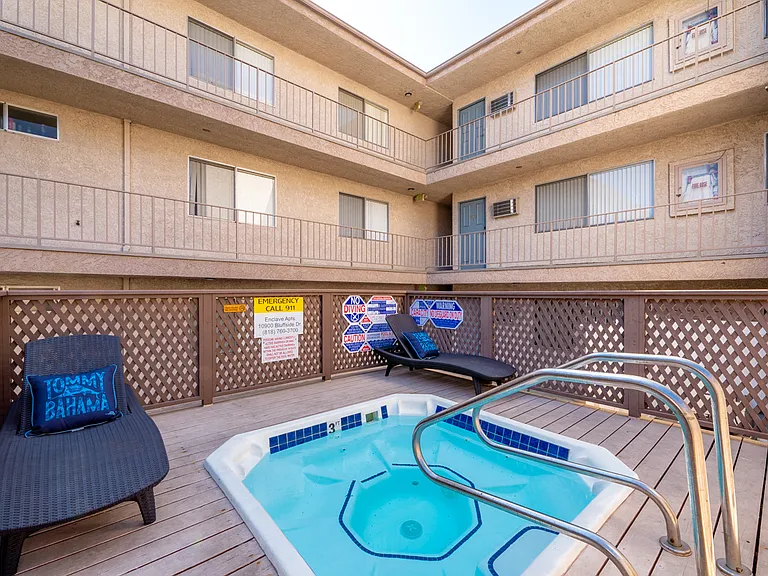 Community Spa at the Enclave Apartment in Studio City
