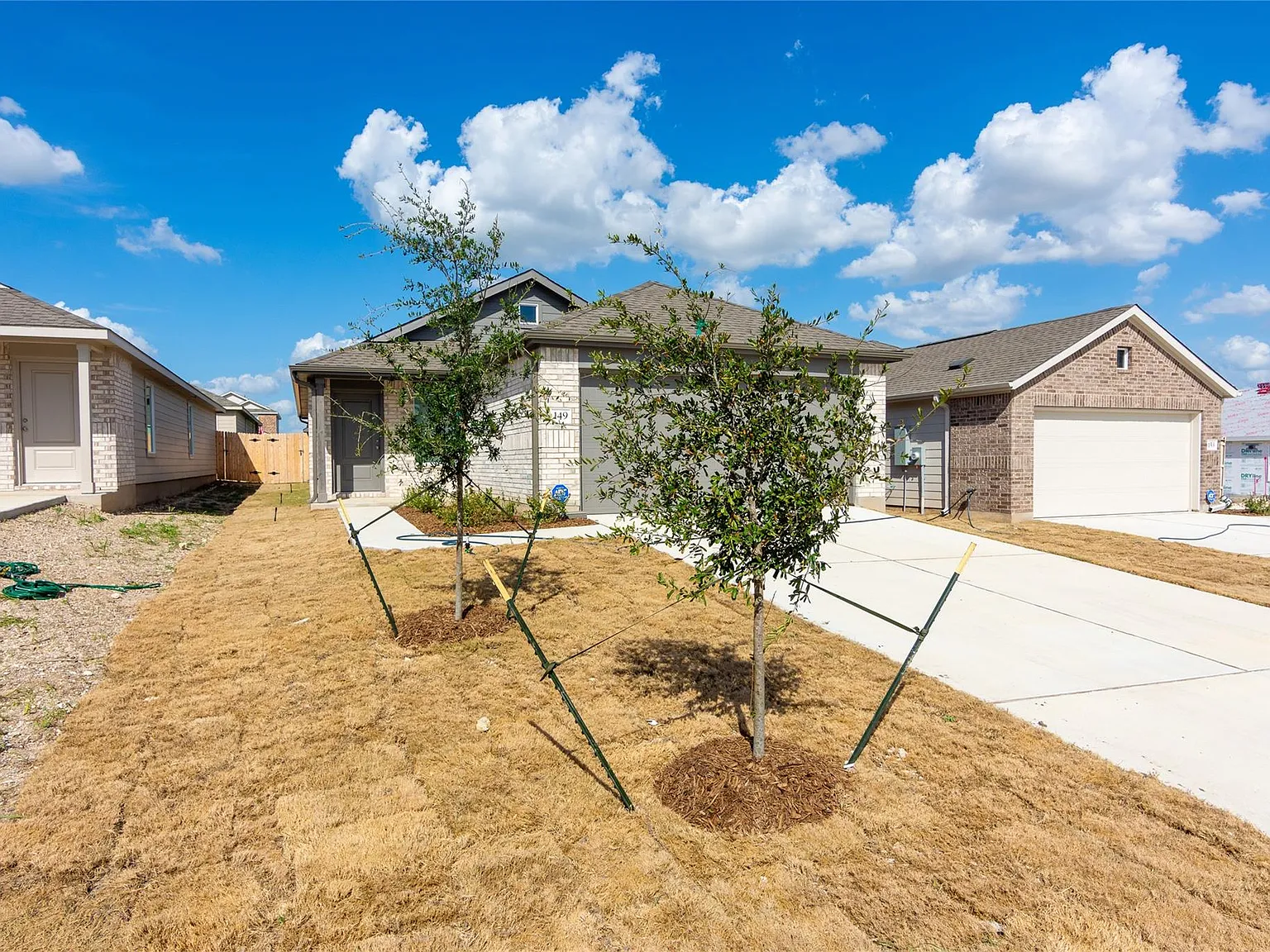 3 bed, 2.0 bath, 1418 sqft, $1,700 — Photo 3