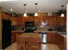 3rd image of 47 Carolyn Ln