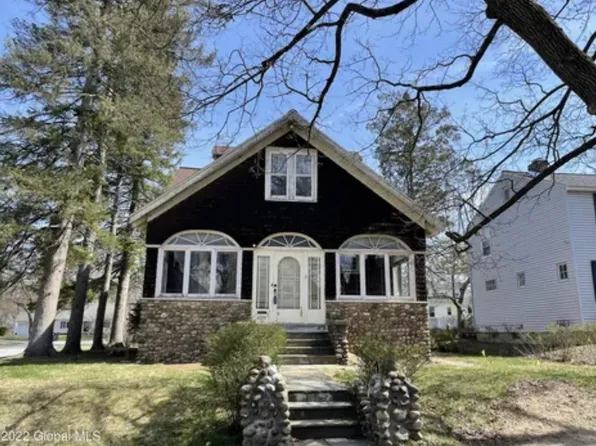 2193 Story Ave, Niskayuna, NY 12309