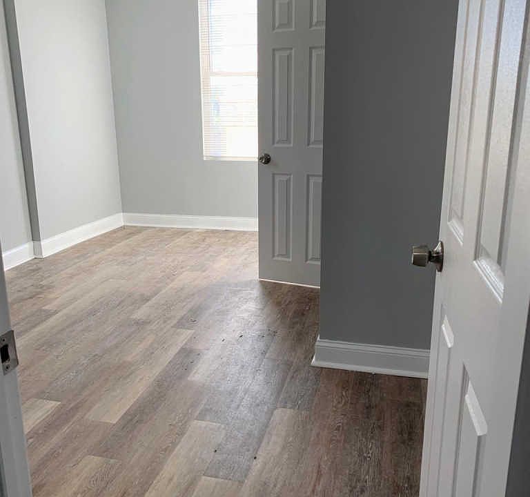 2nd image of 582 Geneva Ave