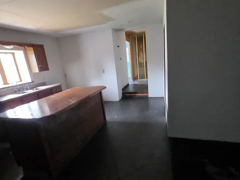 420 W State St — Photo 21