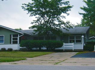 381 E Elk Grove Blvd, Elk Grove Village, IL 60007