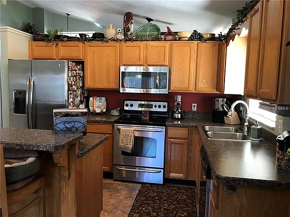 4th image of 2916 Red Oak Dr