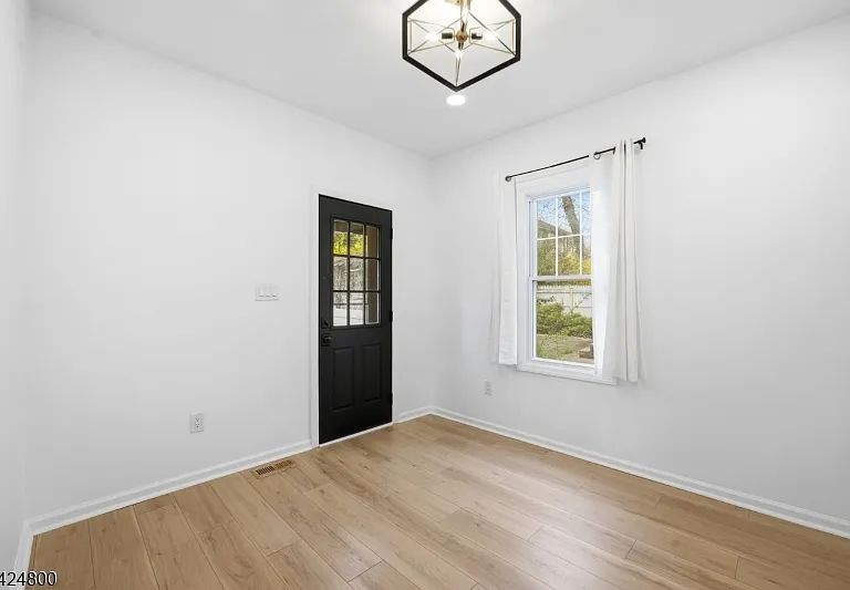 40 Edgewood Rd — Photo 9