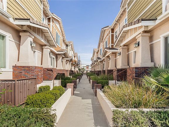 3rd image of 4612 Peck Rd Unit D