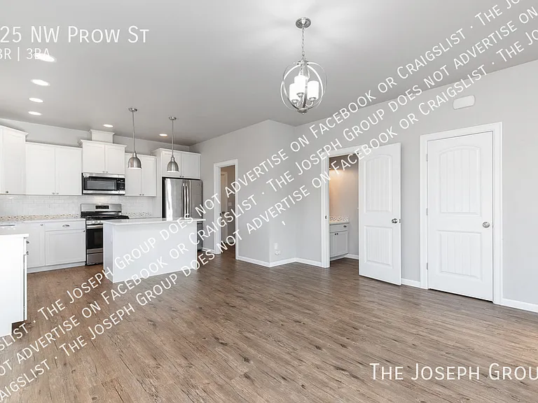 625 NW Prow St — Photo 7