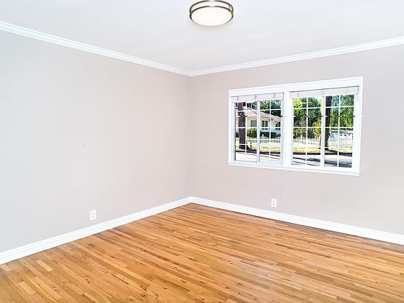 4th image of 5300 Canoga Ave