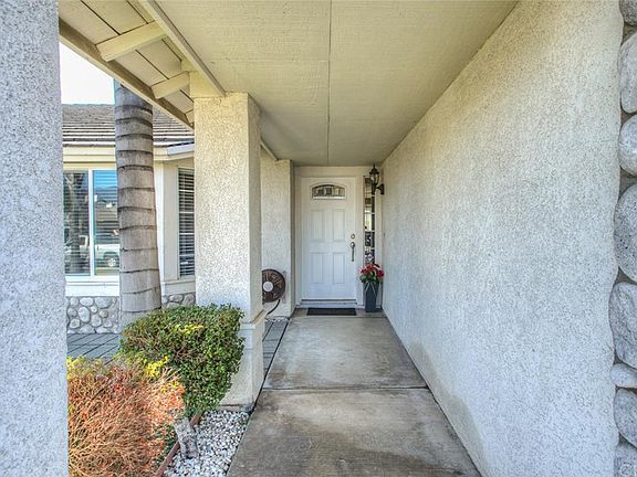 2nd image of 2545 W Calle Vista Dr
