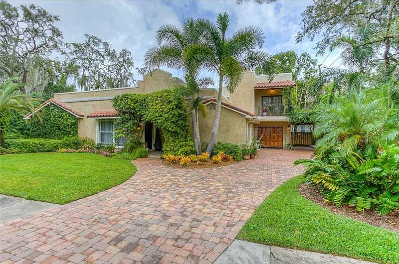 1st image of 302 S Royal Palm Way