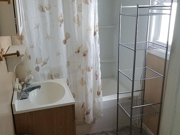 Bath Room (6''x4'')