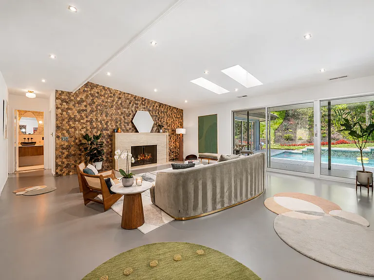 9410 Eden Dr — Photo 8