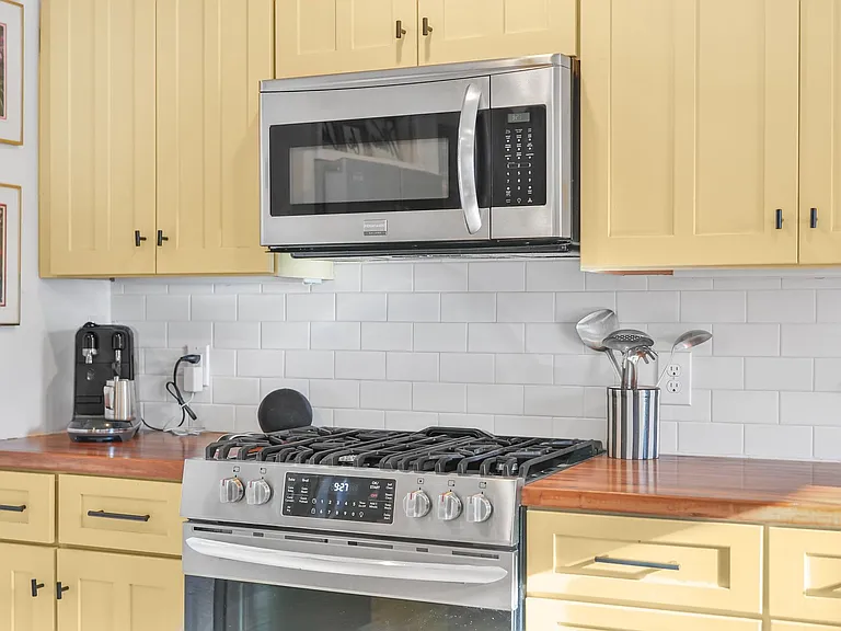 814 Locust St — Photo 17