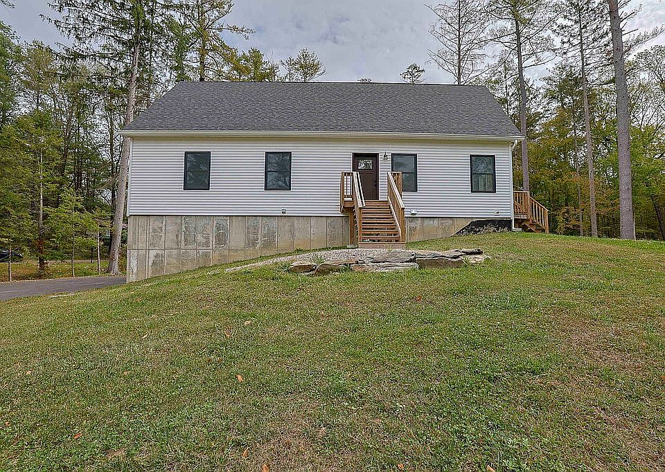 1st image of 10 Ledgewood Dr