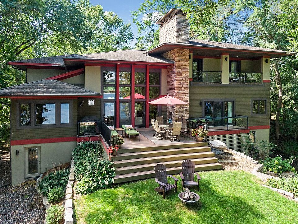 1st image of 313 Quixote Ave N
