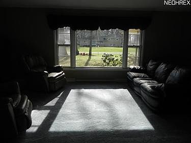 5th image of 440 Catherine St