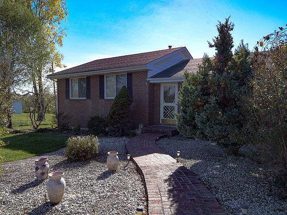 2nd image of 708 Melanie Ln