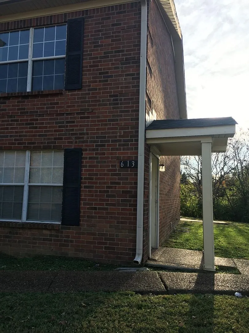 Building Photo - 617 Castlegate Dr