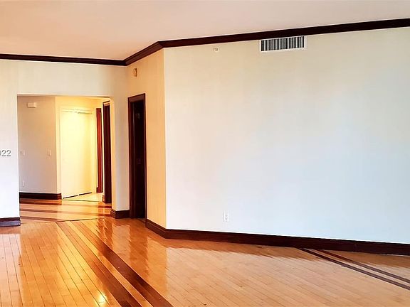 5th image of 21050 NE 38th Ave APT 501