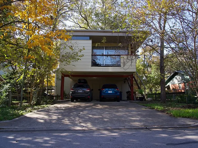4814 Red River St #B — Photo 1