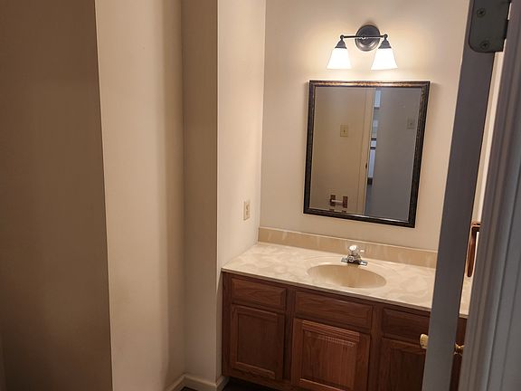 4th image of 333 Glenwood Ave #5