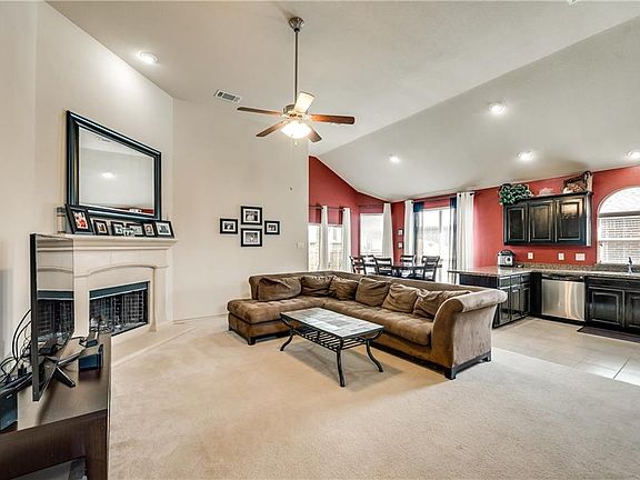 4th image of 3013 San Fernando Dr