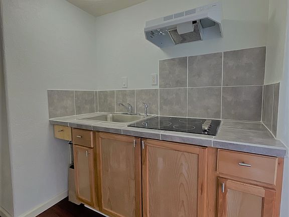 5th image of 523 Slate Ave NE #C