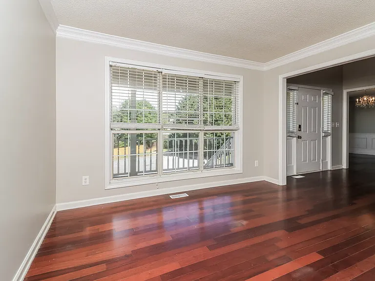2249 June Ct SW — Photo 17