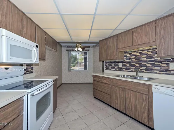 10930 W TOPAZ Drive, Sun City, AZ 85351