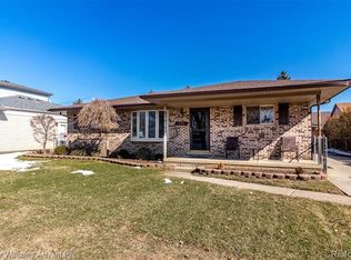 42718 Rutgers Dr, Sterling Heights, MI 48313