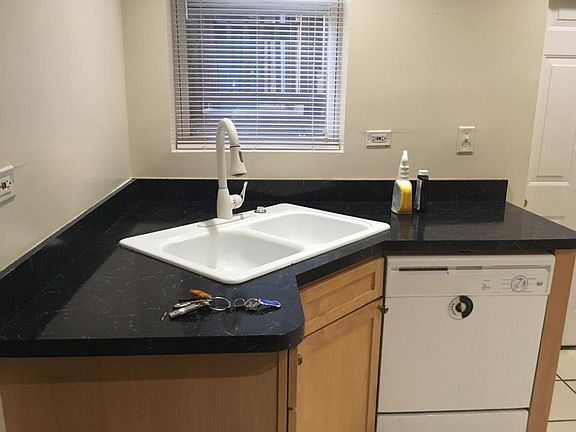 2nd image of 1649 W Greenleaf Ave APT Ge