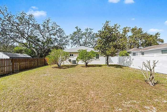 9605 N Edison Ave — Photo 23