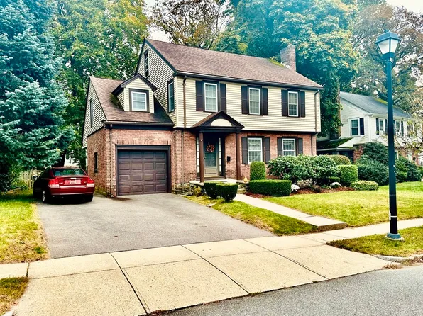 152 Coolidge Rd, Worcester, MA 01602