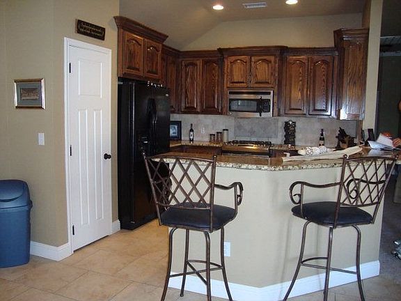 4th image of 608 Cabrillo Dr