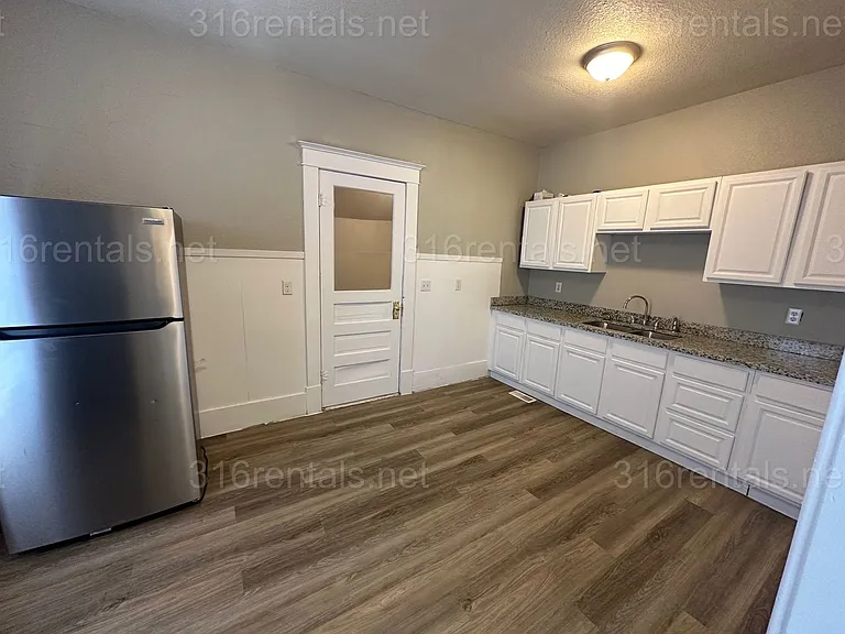 1405 S Main St — Photo 8