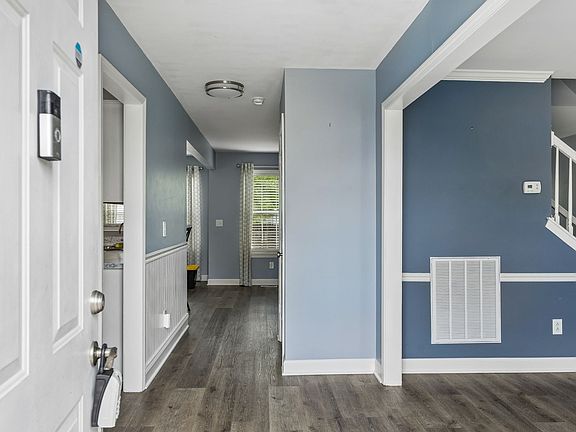 4th image of 1110 McDonough Cir