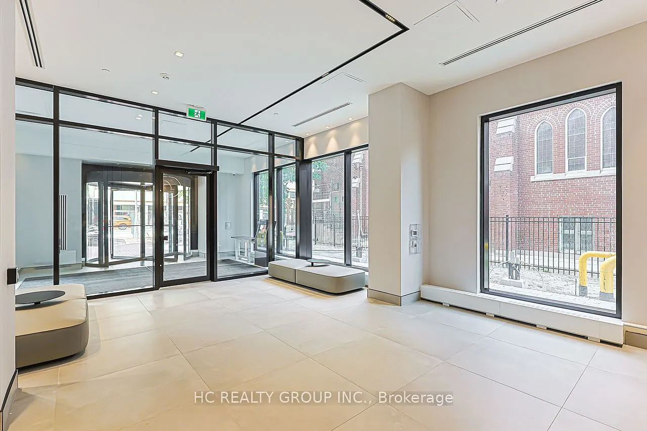 Burke Condos — Photo 2