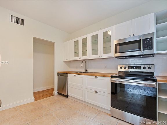 4th image of 3808 Ponce De Leon Blvd #A