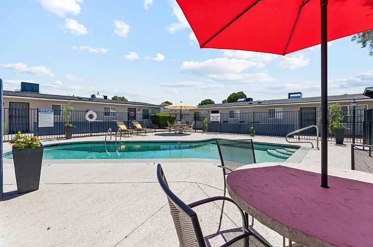 Madison Villas — Photo 15
