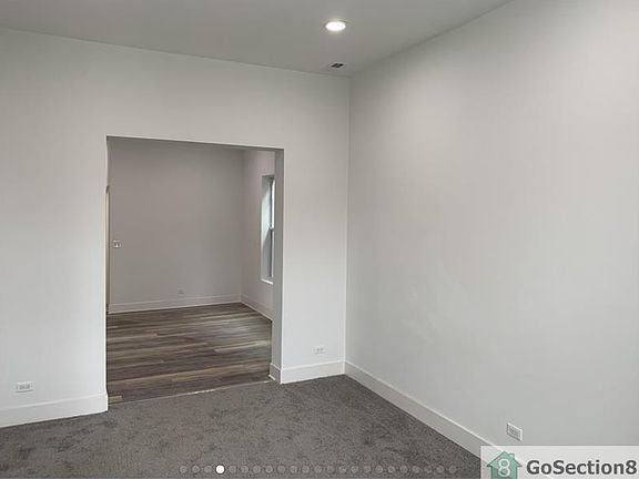 4th image of 371 N Avers Ave #1