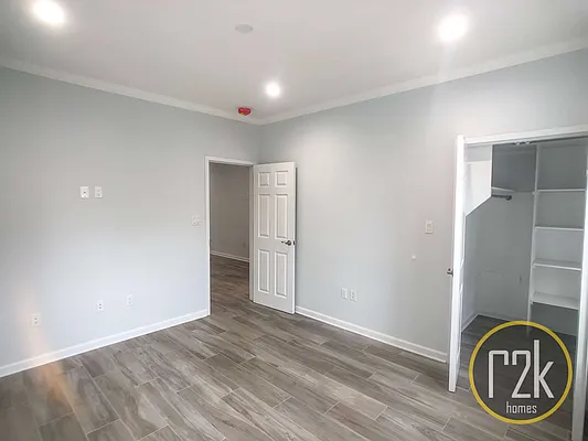 Rented by Realty 2000 Corp | media 59