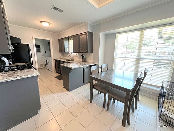 3rd image of 5323 Lauri Ln