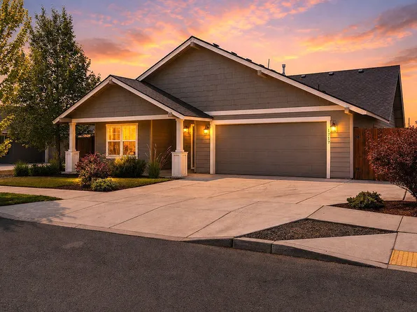 1717 NE 3rd Ct, Redmond, OR 97756