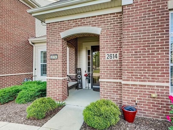 2nd image of 2614 Barrington Cir
