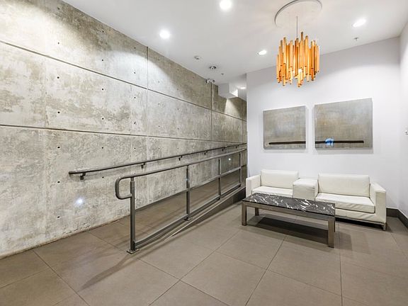 2nd image of 5555 Dunbar St #206
