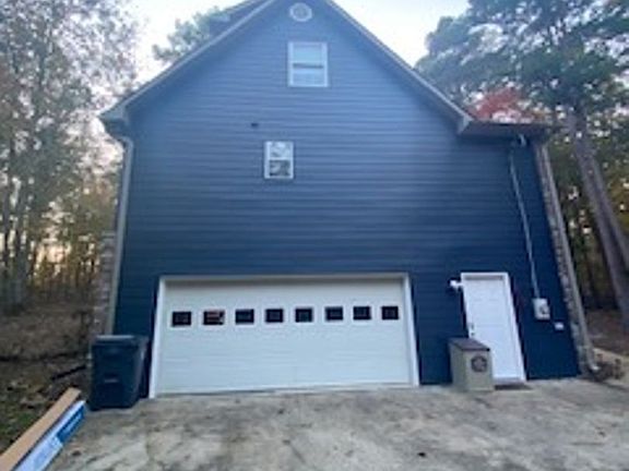 3rd image of 8616 Woodview Ln